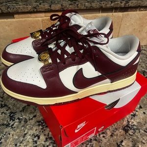 MEN’S NIKE DUNKS SIZE 9.5